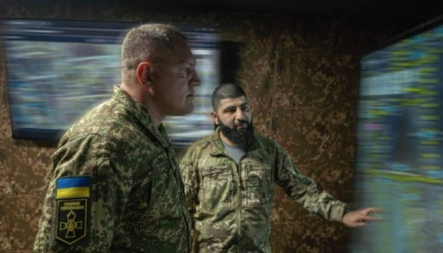 Командувач 1-го корпусу НГУ "Азов" Денис Прокопенко і командувач НГУ Олександр Півненко під час робочої поїздки на Харківщину