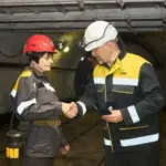 Денис Шмигаль вручає відомчі відзнаки 40 шахтарям та енергетикам ДТЕК у шахті на глибині 480 метрів