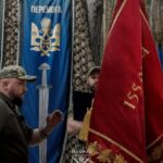 Андрій Крока під час отримання бойового прапора 155 окремої механізованої бригади