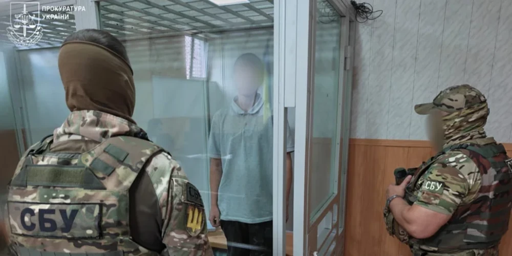 Місце вибуху автомобіля в Одесі та вилучені під час обшуку мобільні телефони й сім-картки