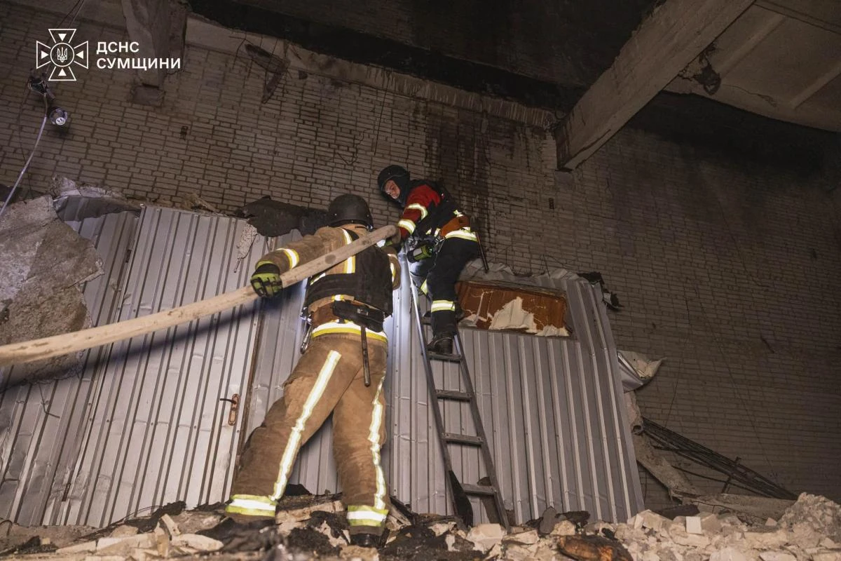 Наслідки нічного удару по Миколаєву (фото Миколаївської ОВА).