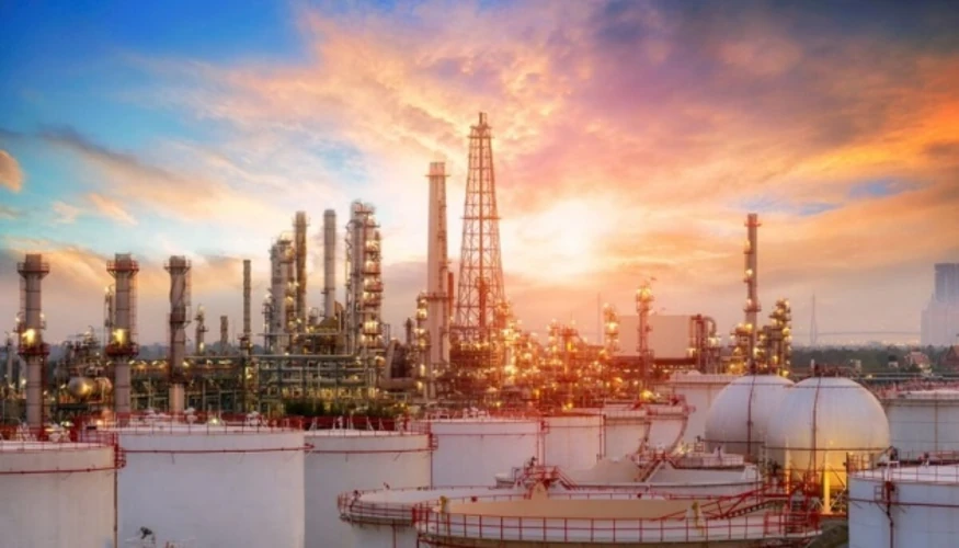 Ярославський НПЗ призупинив переробку нафти після удару по АВТ-3: що відомо