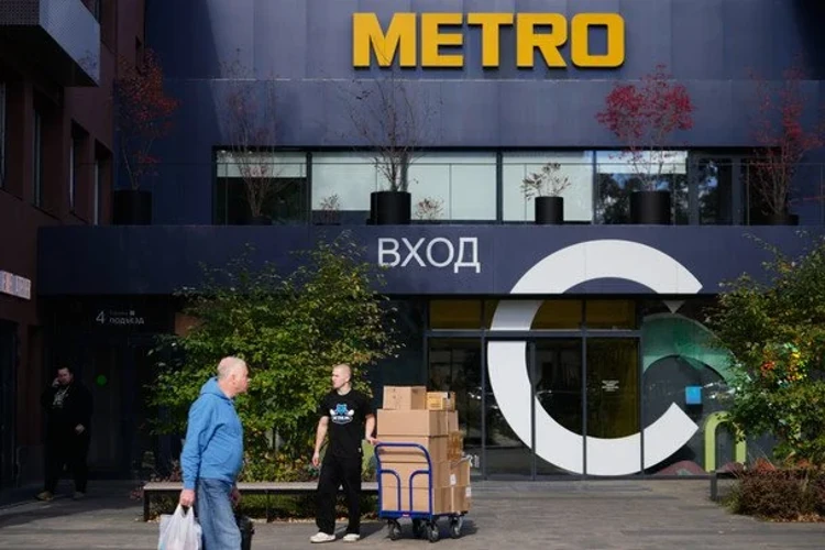 Metro в Росії передала мільярд рублів російським військовим на фронті