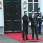 Президент Володимир Зеленський біля резиденції прем’єр-міністра Нідерландів